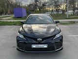 Toyota Camry 2021 года за 18 200 000 тг. в Тараз