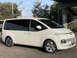 Hyundai Staria 2021 годаfor17 800 000 тг. в Алматы – фото 2