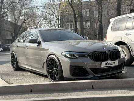 BMW 550 2021 года за 43 500 000 тг. в Алматы – фото 7