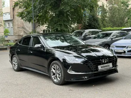 Hyundai Sonata 2022 года за 12 100 000 тг. в Алматы