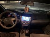 Toyota Camry 2006 года за 5 700 000 тг. в Атырау – фото 3
