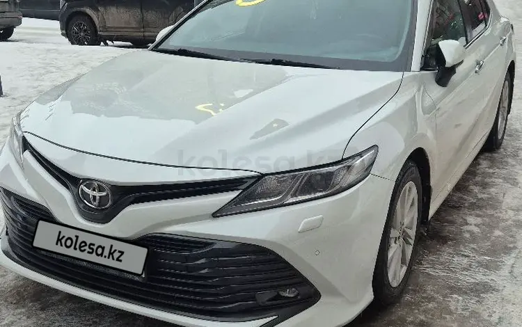 Toyota Camry 2019 года за 12 400 000 тг. в Астана