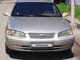 Toyota Camry 1998 года за 3 300 000 тг. в Алматы