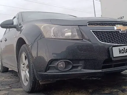 Chevrolet Cruze 2011 года за 4 500 000 тг. в Атырау – фото 4