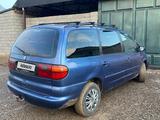 Volkswagen Sharan 1997 годаfor2 500 000 тг. в Туркестан – фото 2