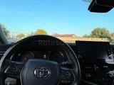 Toyota Camry 2021 года за 12 000 000 тг. в Шымкент – фото 3