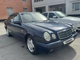 Mercedes-Benz E 200 1997 года за 1 800 000 тг. в Костанай – фото 2