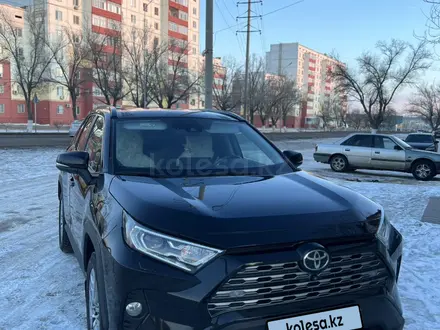 Toyota RAV4 2020 года за 14 500 000 тг. в Караганда – фото 4