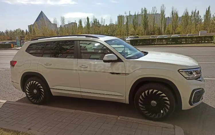 Volkswagen Teramont 2022 года за 27 999 999 тг. в Астана