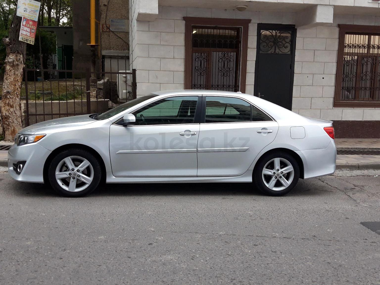 Toyota Camry 2013 г.