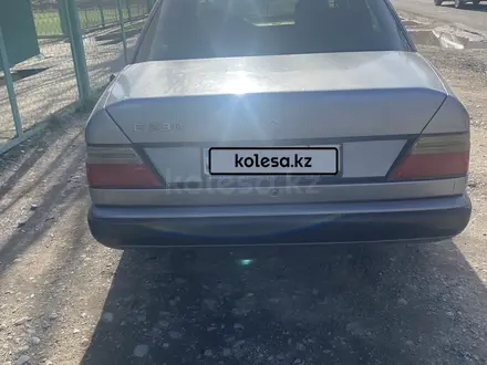 Mercedes-Benz E 230 1989 года за 500 000 тг. в Тараз