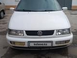 Volkswagen Passat 1995 годаүшін1 200 000 тг. в Астана – фото 2