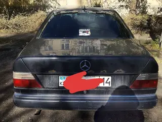 Mercedes-Benz E-Class, 1993
