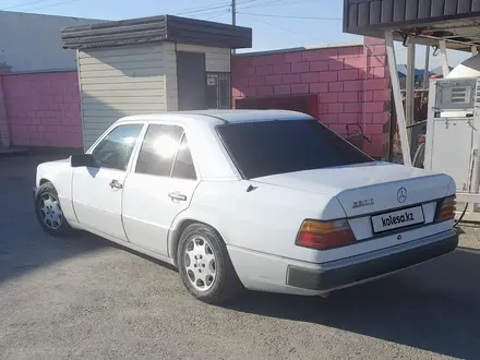 Mercedes-Benz E 220 1989 года за 2 000 000 тг. в Кызылорда – фото 6