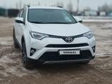 Toyota RAV4 2019 года за 13 300 000 тг. в Актобе