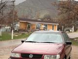 Volkswagen Passat 1994 годаүшін1 750 000 тг. в Тараз