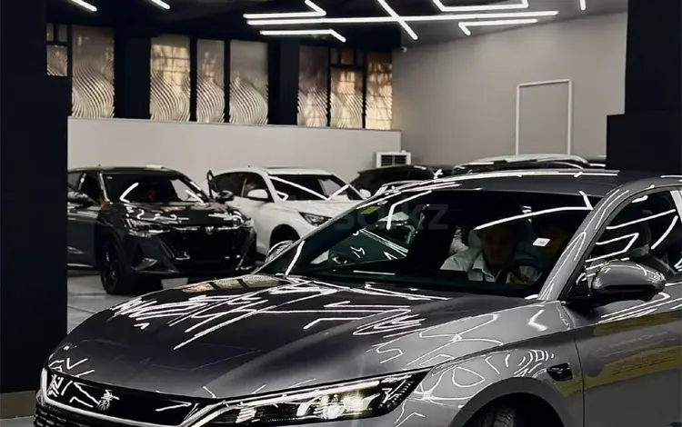 BYD Qin L DM-i Leading 2025 года за 14 690 000 тг. в Алматы