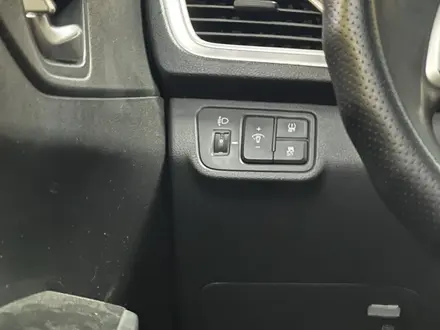 Hyundai Solaris 2019 года за 5 900 000 тг. в Актау – фото 14
