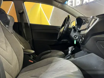 Hyundai Solaris 2019 года за 5 900 000 тг. в Актау – фото 17