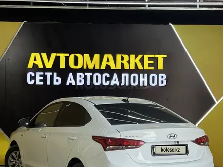 Hyundai Solaris 2019 года за 5 900 000 тг. в Актау – фото 4