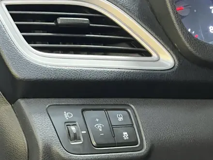 Hyundai Solaris 2019 года за 5 900 000 тг. в Актау – фото 8