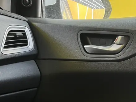 Hyundai Solaris 2019 года за 5 900 000 тг. в Актау – фото 11