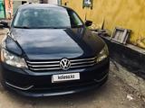 Volkswagen Passat (USA) 2013 года за 6 500 000 тг. в Актобе – фото 2