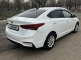 Hyundai Solaris 2018 годаfor6 300 000 тг. в Атырау – фото 3