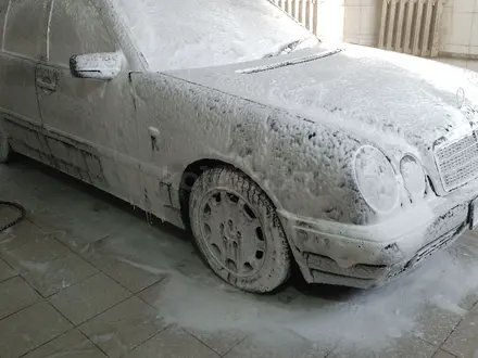 Mercedes-Benz E 230 1996 года за 2 750 000 тг. в Астана – фото 18