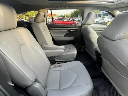 Toyota Highlander 2023 года за 27 000 000 тг. в Атырау – фото 12