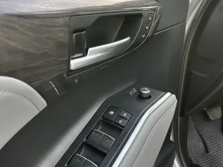 Toyota Highlander 2023 года за 27 000 000 тг. в Атырау – фото 14