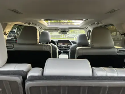 Toyota Highlander 2023 года за 27 000 000 тг. в Атырау – фото 15