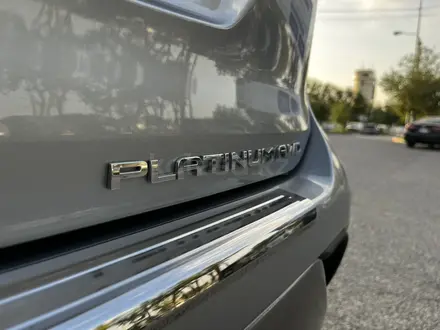 Toyota Highlander 2023 года за 27 000 000 тг. в Атырау – фото 16