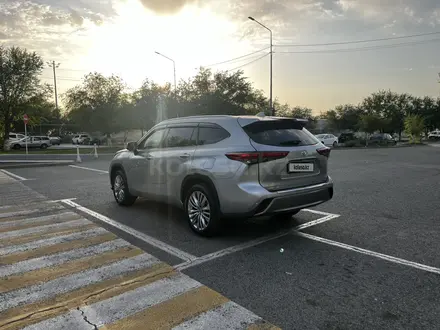 Toyota Highlander 2023 года за 27 000 000 тг. в Атырау – фото 5
