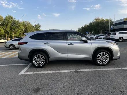 Toyota Highlander 2023 года за 27 000 000 тг. в Атырау – фото 8
