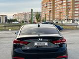 Hyundai Elantra 2017 года за 4 000 000 тг. в Актобе – фото 3