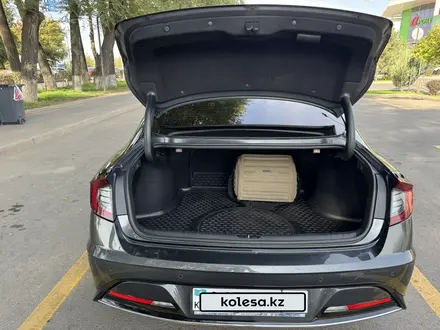 Hyundai Sonata 2021 года за 11 000 000 тг. в Алматы – фото 16
