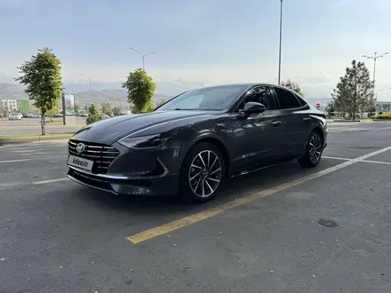 Hyundai Sonata 2021 года за 11 000 000 тг. в Алматы