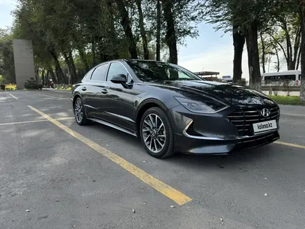 Hyundai Sonata 2021 года за 11 000 000 тг. в Алматы – фото 2