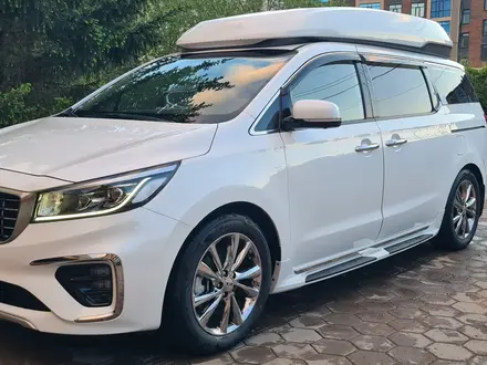 Kia Carnival 2019 года за 14 900 000 тг. в Караганда