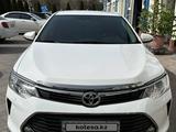 Toyota Camry 2015 года за 10 900 000 тг. в Алматы – фото 3