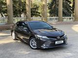 Toyota Camry 2018 года за 14 500 000 тг. в Алматы – фото 2