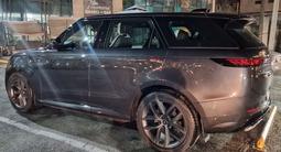 Land Rover Range Rover Sport 2023 года за 88 000 000 тг. в Алматы – фото 4