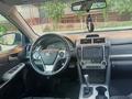 Toyota Camry 2013 года за 5 400 000 тг. в Актобе – фото 7