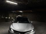 Toyota Camry 2018 года за 14 500 000 тг. в Актау – фото 3