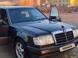 Mercedes-Benz E 200 1993 года за 1 550 000 тг. в Караганда