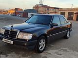 Mercedes-Benz E 200 1993 года за 1 550 000 тг. в Караганда – фото 4