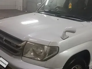 Mitsubishi Pajero iO, 2001
