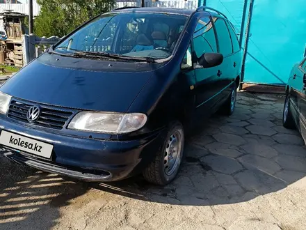 Volkswagen Sharan 1998 года за 1 500 000 тг. в Тараз – фото 2