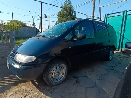 Volkswagen Sharan 1998 года за 1 500 000 тг. в Тараз – фото 3